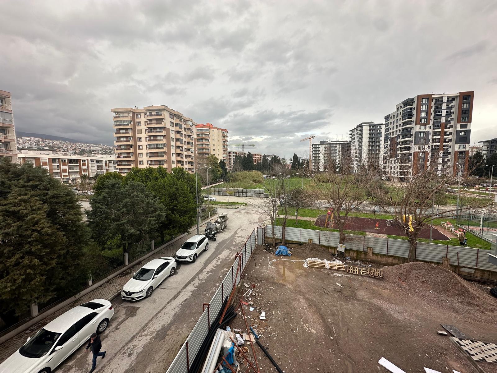 ÖZMERT CEMİL HASEKİOĞLU'NDAN ÜÇ CEPHELİ İKİ BALKONLU 3+1